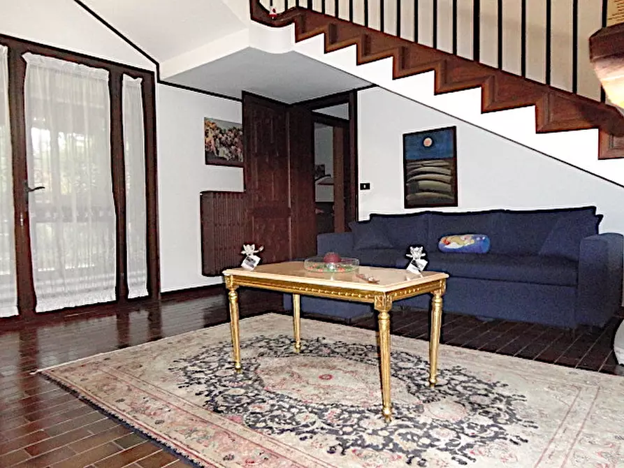 Immagine 1 di Villa in affitto  in Via Genova a Selvazzano Dentro