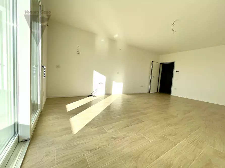 Immagine 1 di Appartamento in vendita  in via romea 100 a Legnaro