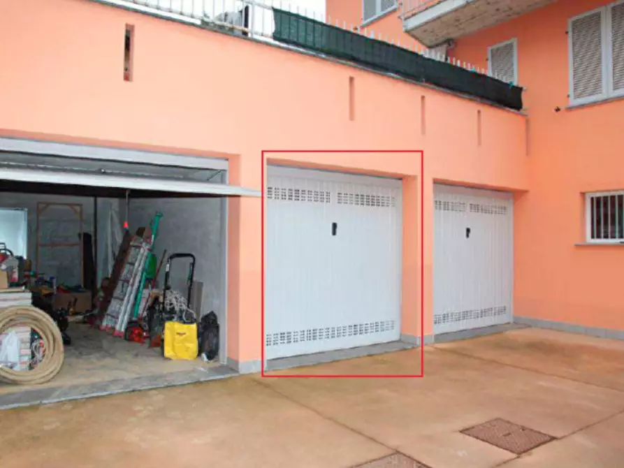 Immagine 1 di Garage in vendita  in Via Pellizza da Volpedo, N. 1 a Rivanazzano