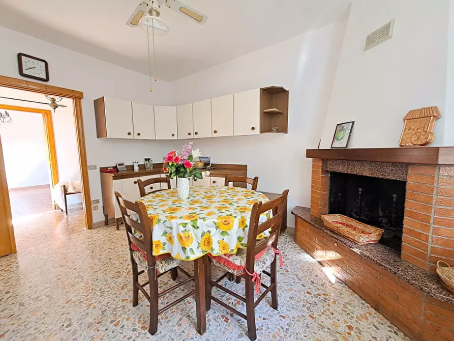 Immagine 6 di Appartamento in vendita  a Passignano Sul Trasimeno