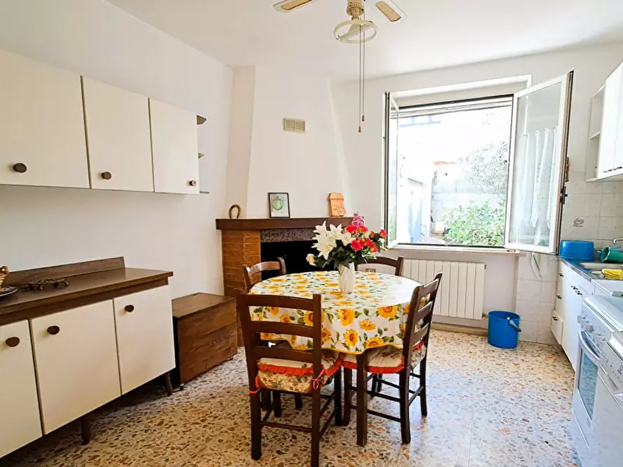 Immagine 7 di Appartamento in vendita  a Passignano Sul Trasimeno