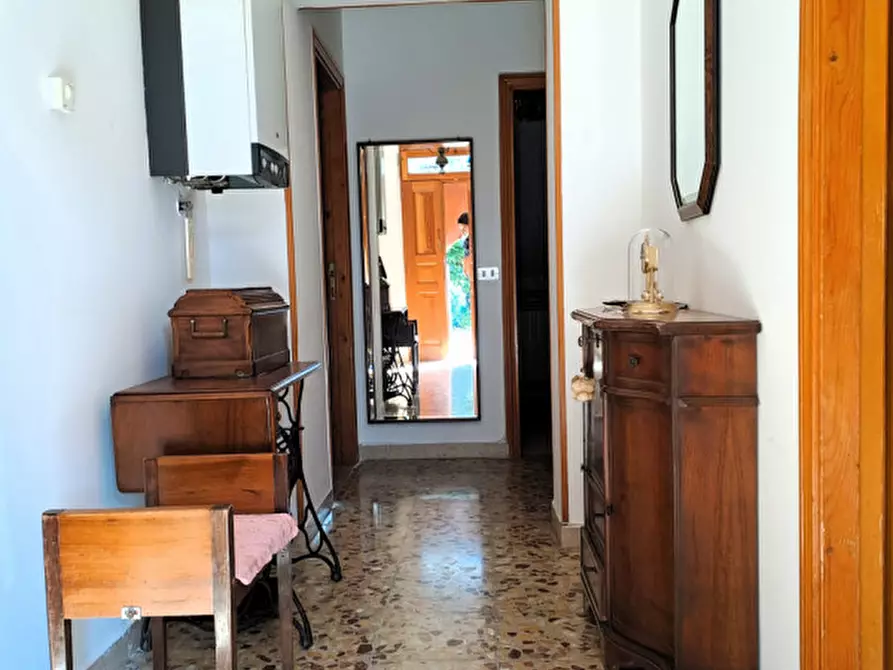 Immagine 8 di Appartamento in vendita  a Passignano Sul Trasimeno