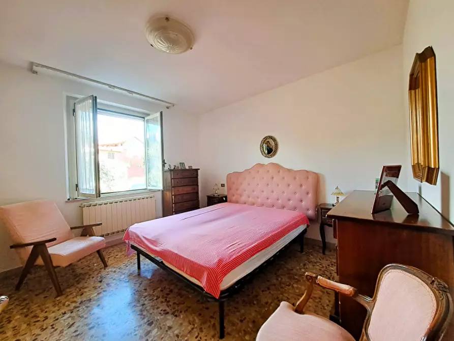 Immagine 11 di Appartamento in vendita  a Passignano Sul Trasimeno