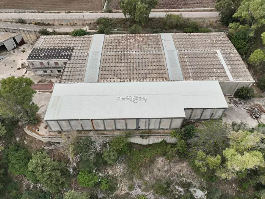 Immagine 2 di Capannone industriale in affitto  in Via Loreto Gallinara a Modica