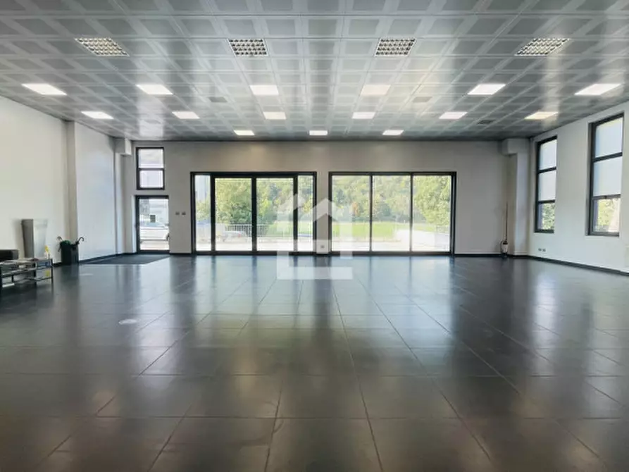 Immagine 8 di Ufficio in affitto  in Via Quattro Novembre a Prevalle