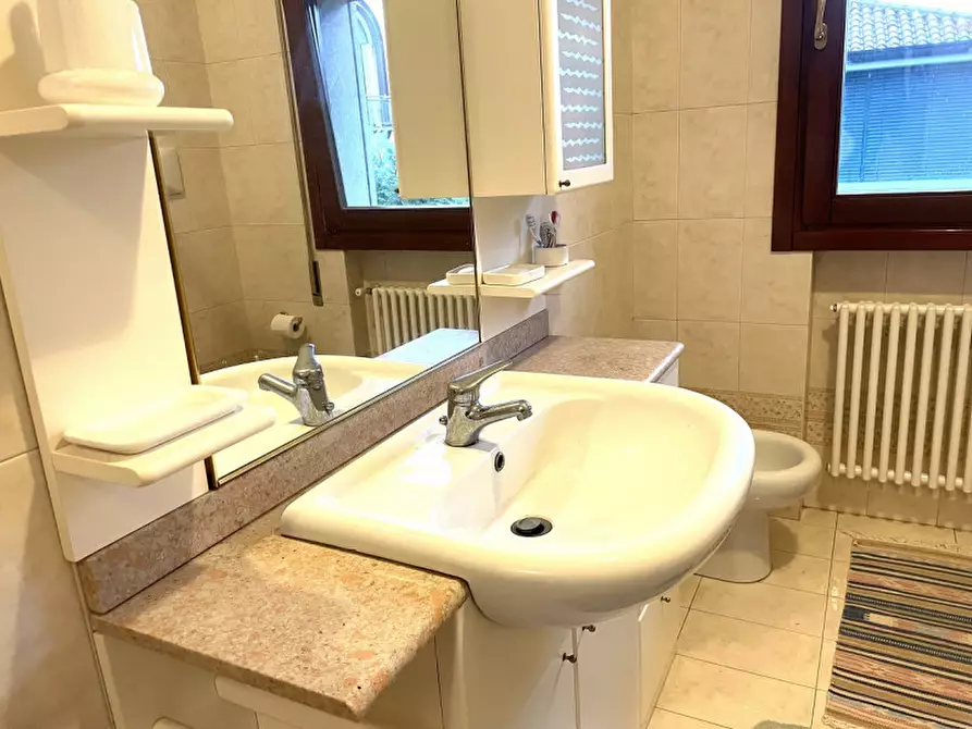 Immagine 15 di Casa bifamiliare in vendita  a Castelfranco Veneto