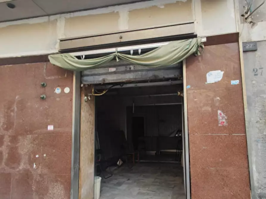 Immagine 2 di Negozio in vendita  in CORSO CAVOUR a Torre Del Greco