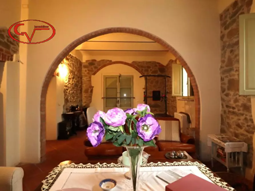 Immagine 21 di Villa in vendita  in valdambra a Bucine