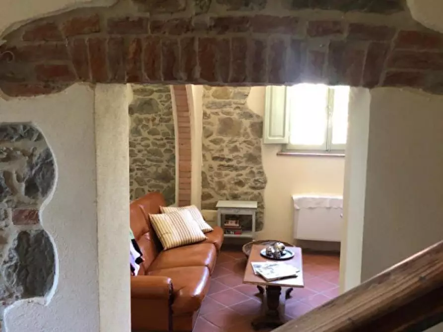 Immagine 31 di Villa in vendita  in valdambra a Bucine