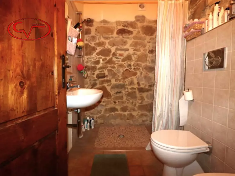 Immagine 36 di Villa in vendita  in valdambra a Bucine