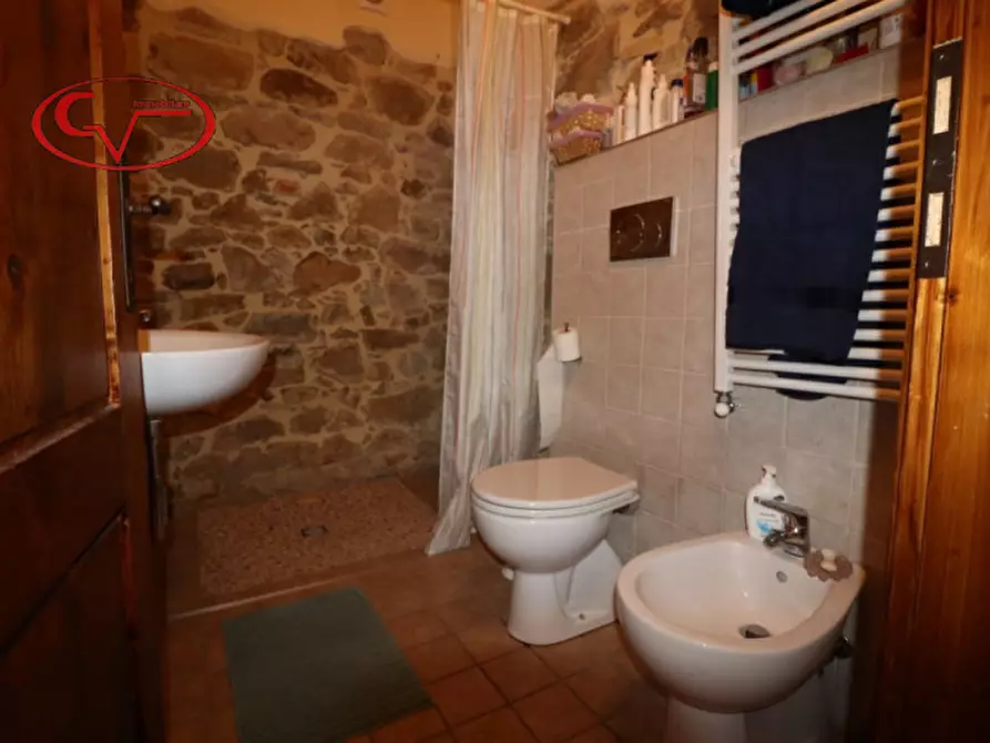 Immagine 37 di Villa in vendita  in valdambra a Bucine