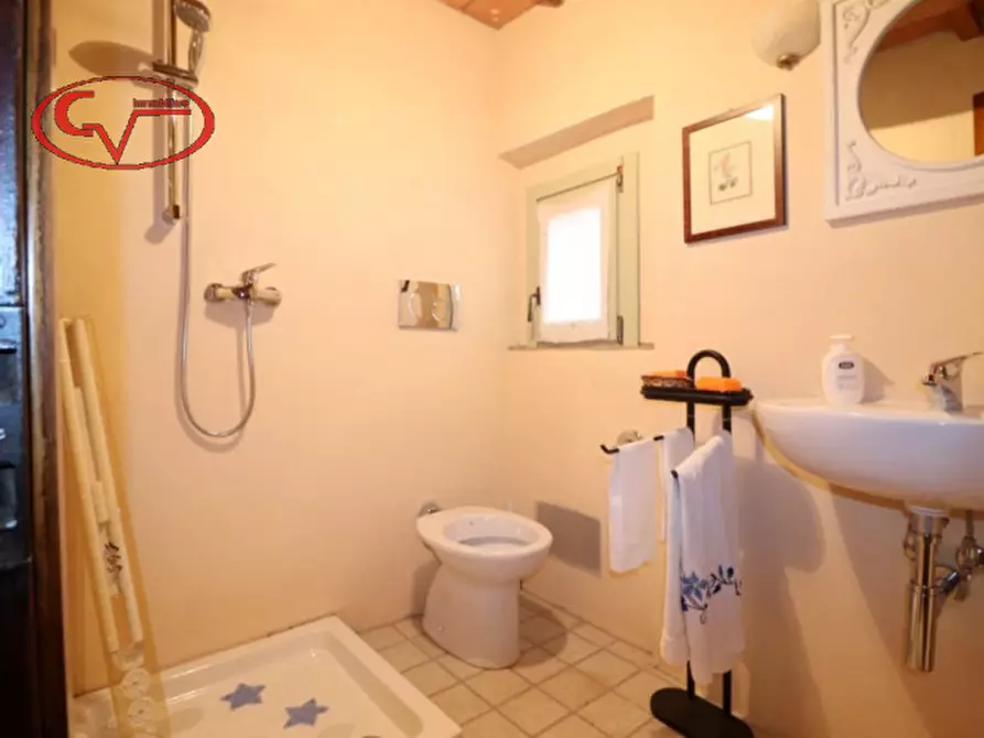 Immagine 43 di Villa in vendita  in valdambra a Bucine