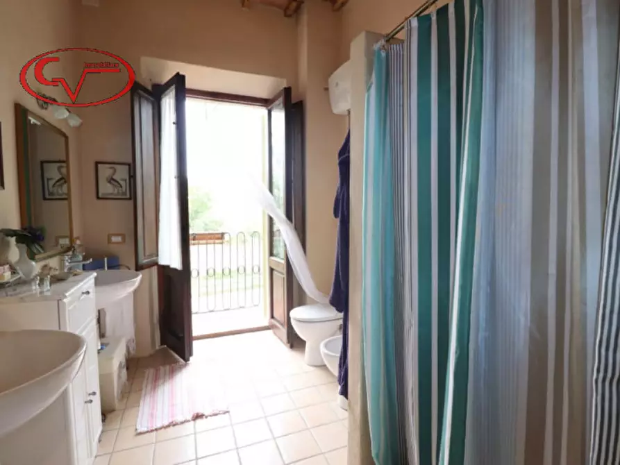 Immagine 45 di Villa in vendita  in valdambra a Bucine