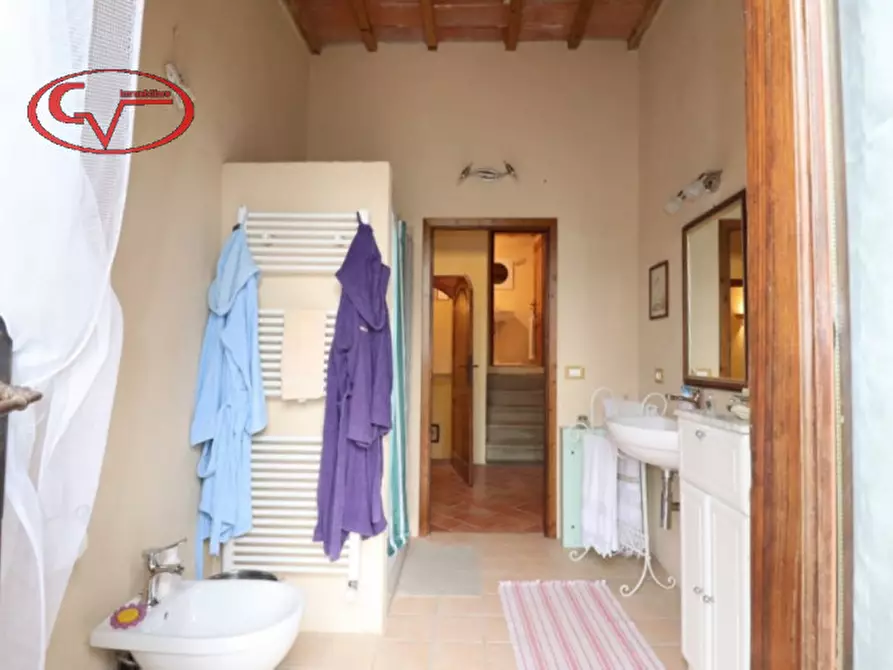 Immagine 47 di Villa in vendita  in valdambra a Bucine