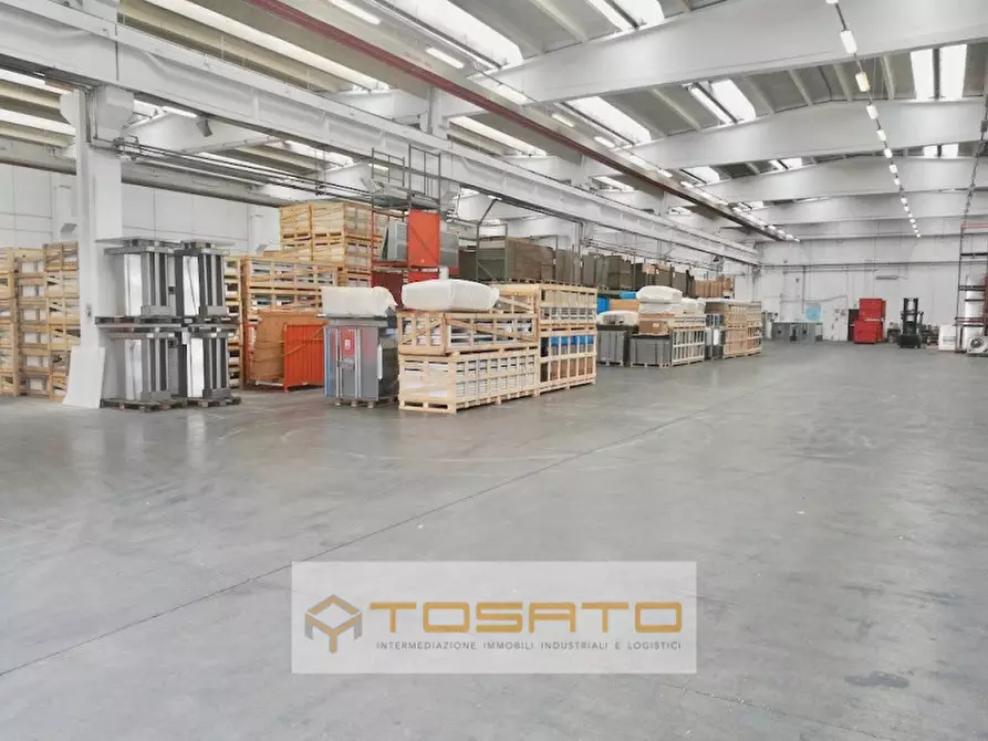 Immagine 2 di Capannone industriale in vendita  a Oppeano
