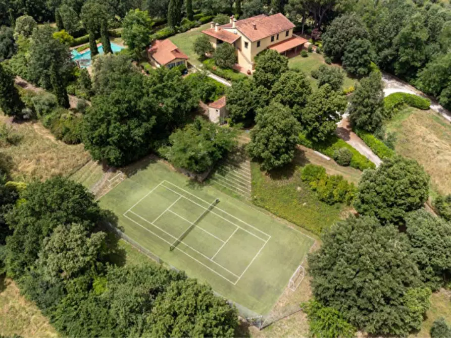 Immagine 1 di Villa in vendita  in San rellero a Reggello