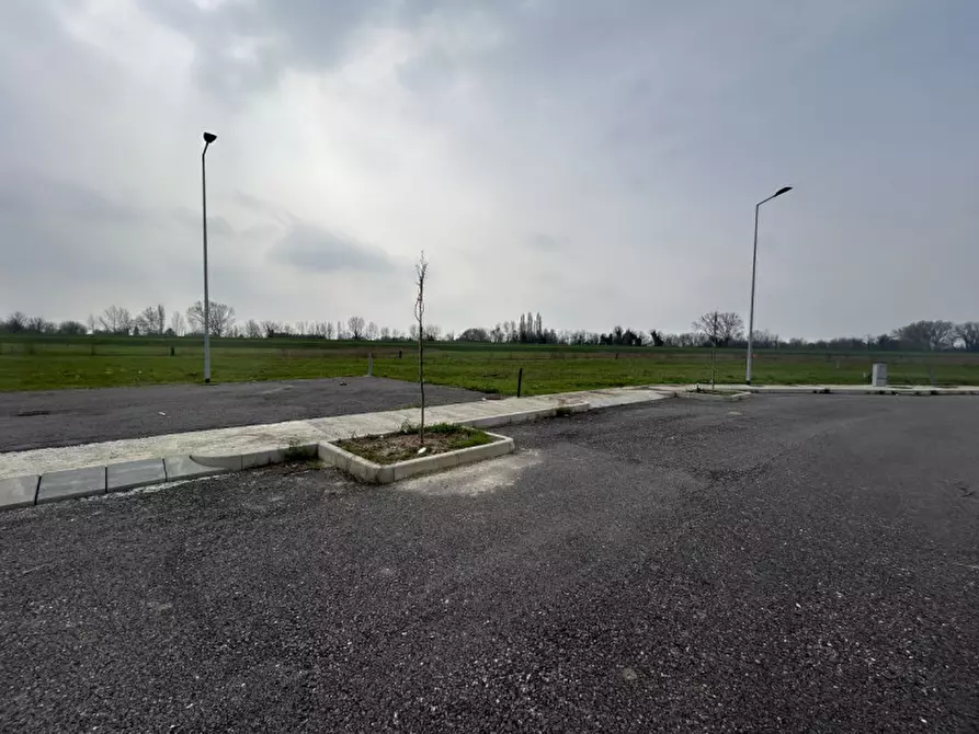 Immagine 12 di Terreno in vendita  in via monte rua a Padova