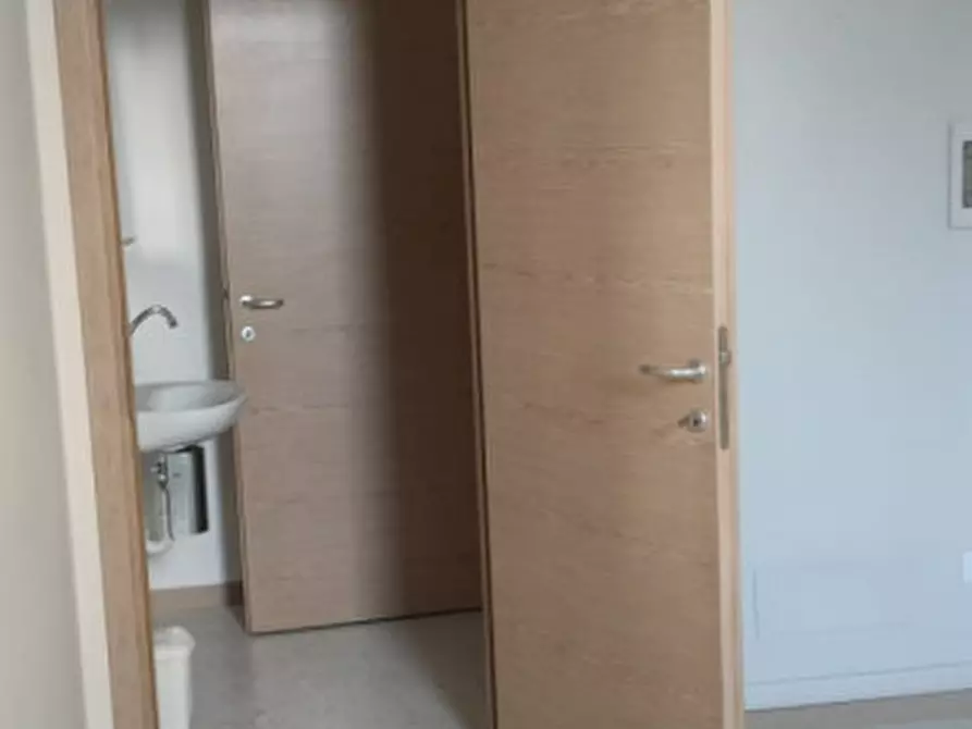 Immagine 2 di Negozio in affitto  in Borgo Montegrappa a Castelfranco Veneto