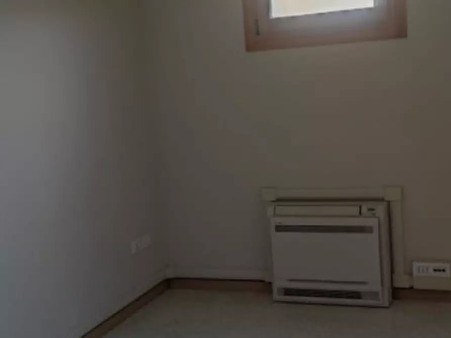 Immagine 5 di Negozio in affitto  in Borgo Montegrappa a Castelfranco Veneto