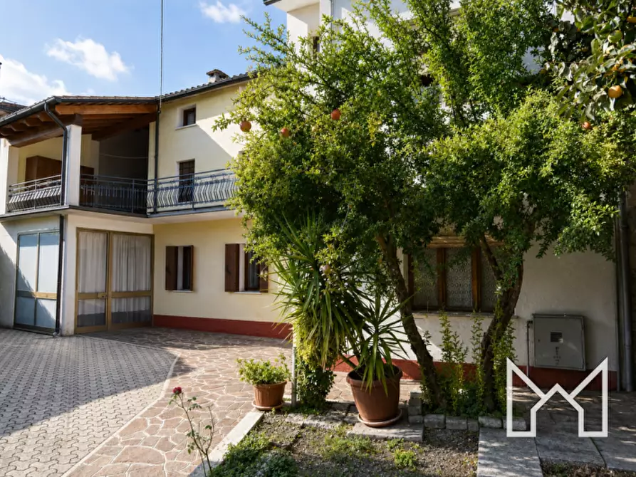 Immagine 2 di Rustico / casale in vendita  a Borso Del Grappa