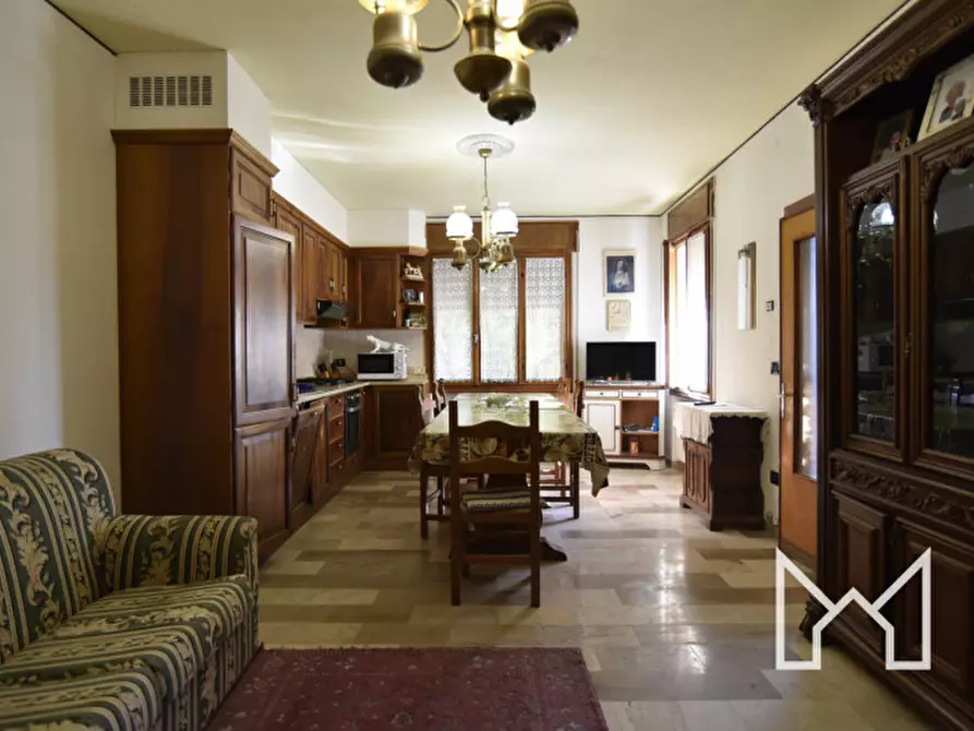 Immagine 7 di Rustico / casale in vendita  a Borso Del Grappa