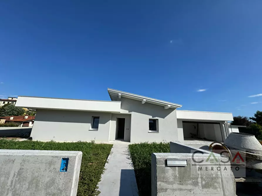 Immagine 1 di Villa in vendita  in Via Piave a Pordenone