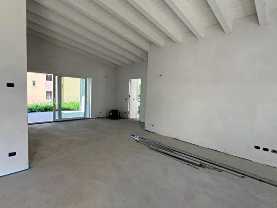 Immagine 2 di Villa in vendita  in Via Piave a Pordenone