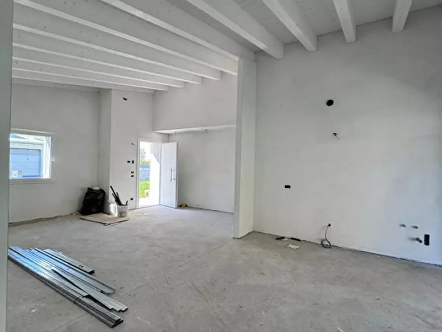 Immagine 3 di Villa in vendita  in Via Piave a Pordenone