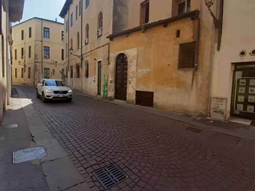 Immagine 6 di Appartamento in vendita  a Vicenza