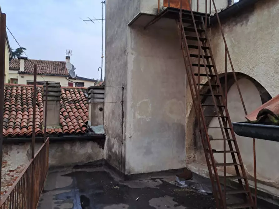 Immagine 9 di Appartamento in vendita  a Vicenza