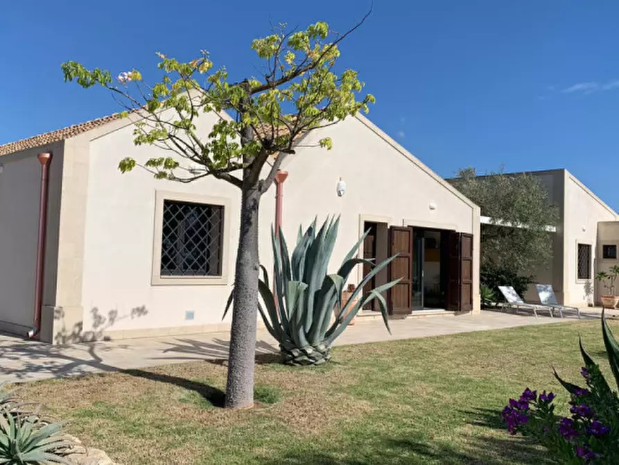 Immagine 4 di Villa in vendita  in Contrada Bonivini a Noto