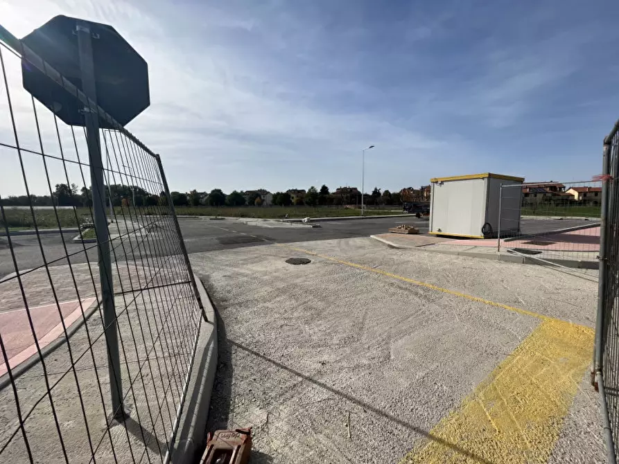 Immagine 12 di Terreno in vendita  in via monte rua a Padova