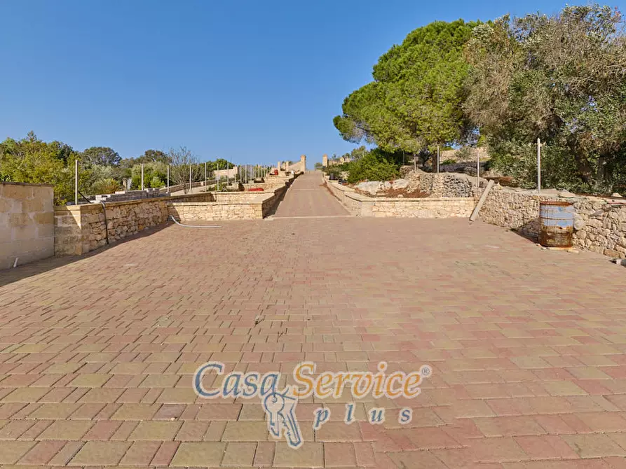 Immagine 5 di Villa in vendita  in Via La Guardia a Sannicola