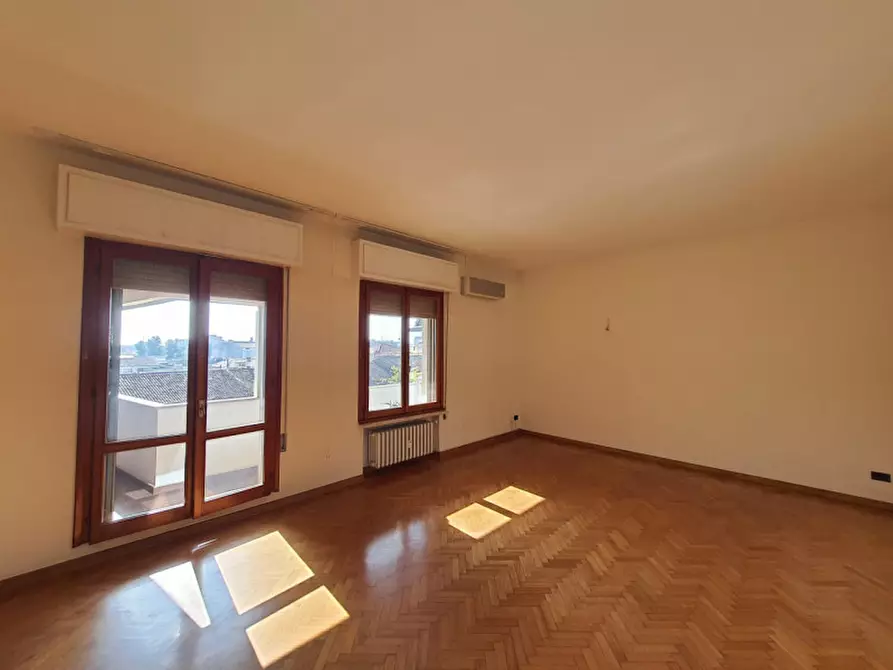 Immagine 1 di Appartamento in vendita  in Via Boscolo a Rovigo
