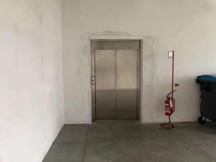 Immagine 6 di Capannone industriale in affitto  a Padova