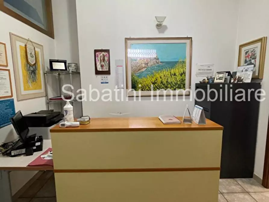 Immagine 1 di Ufficio in affitto  in Viale Regina Margherita a Pescara