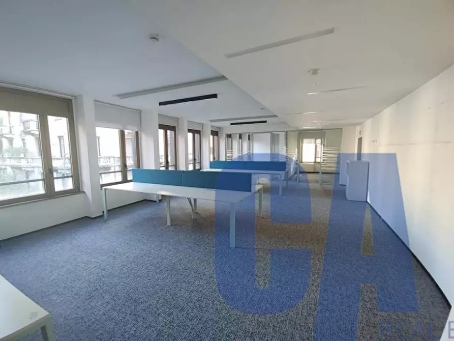 Immagine 20 di Palazzo in affitto  in VIA COPERNICO a Milano