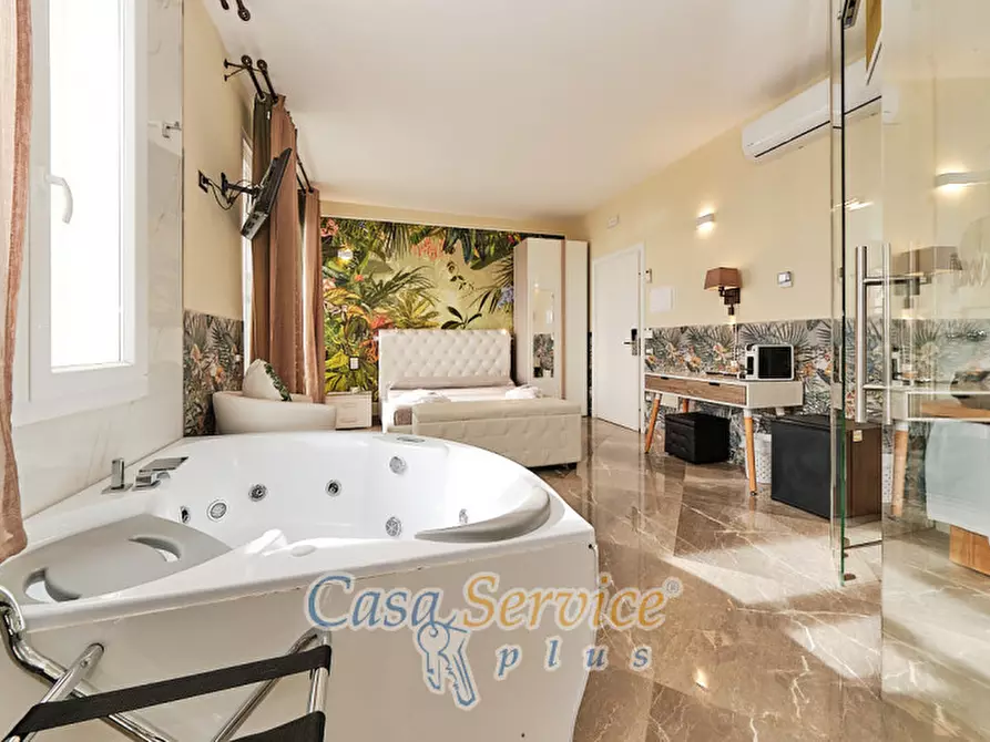 Immagine 12 di Hotel in vendita  in Via Garibaldi a Porto Cesareo