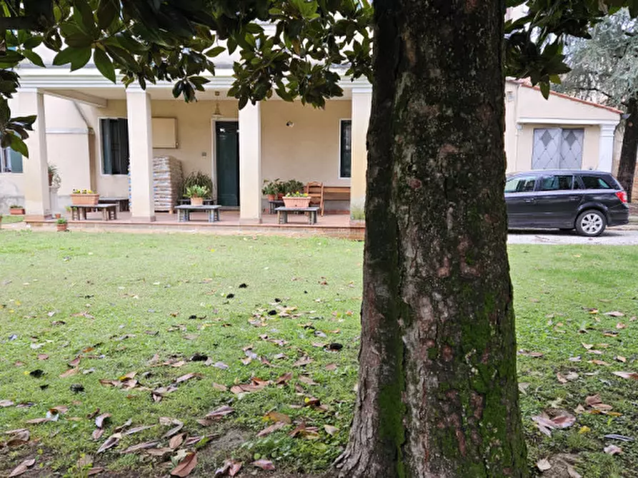 Immagine 4 di Appartamento in vendita  in Via C. B Cavour n. 79 Este a Este