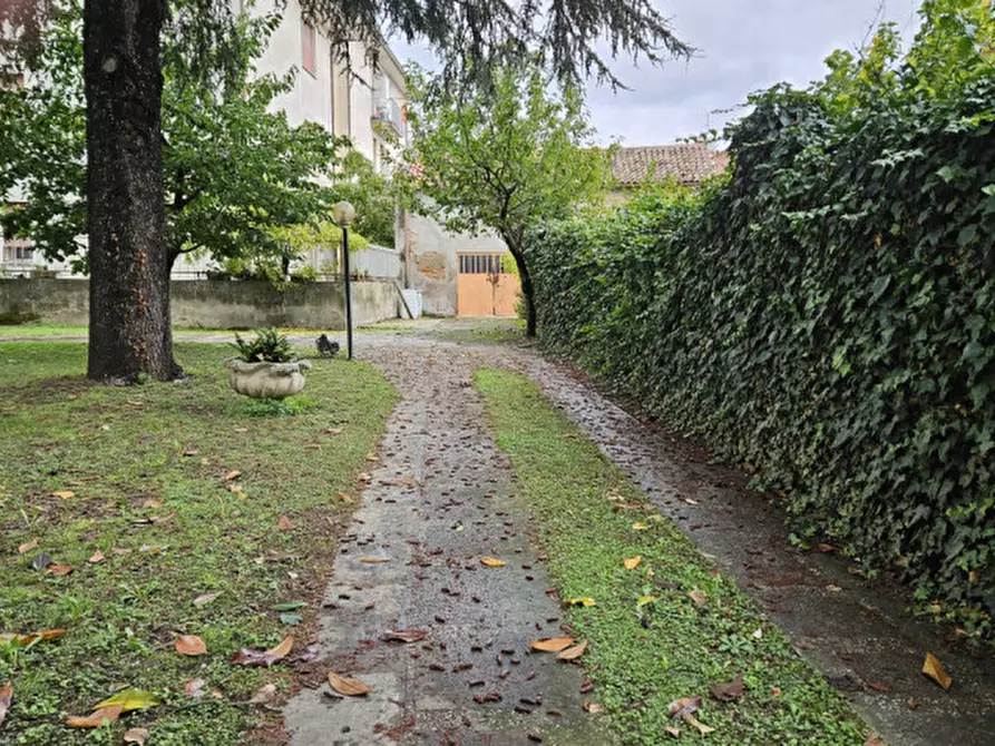 Immagine 5 di Appartamento in vendita  in Via C. B Cavour n. 79 Este a Este