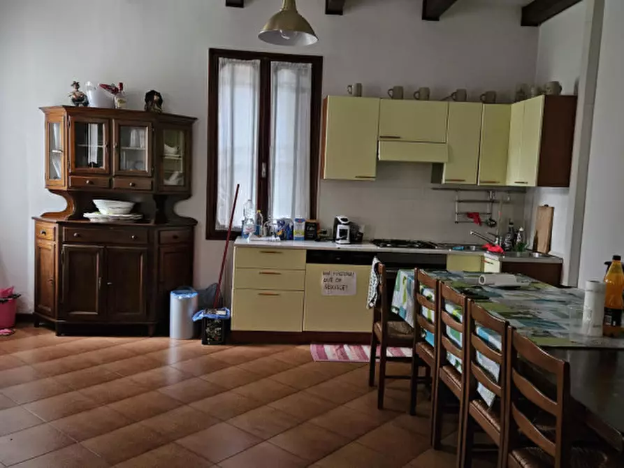 Immagine 11 di Appartamento in vendita  in Via C. B Cavour n. 79 Este a Este