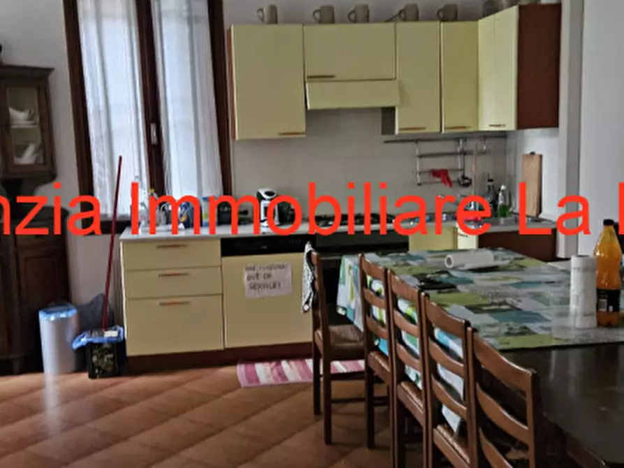 Immagine 14 di Appartamento in vendita  in Via C. B Cavour n. 79 Este a Este