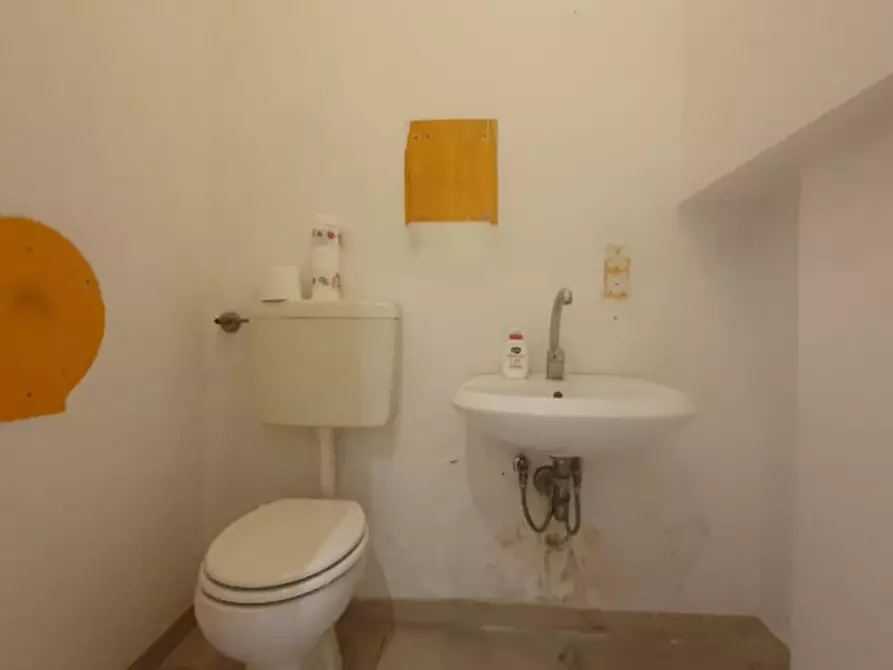 Immagine 15 di Ufficio in affitto  in VIA CAVOUR a Cavezzo