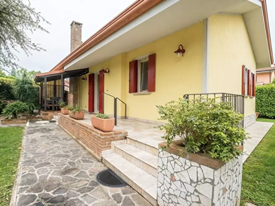 Immagine 1 di Casa indipendente in vendita  in Via Giacomo Matteotti a Eraclea