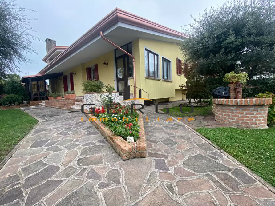 Immagine 3 di Casa indipendente in vendita  in Via Giacomo Matteotti a Eraclea