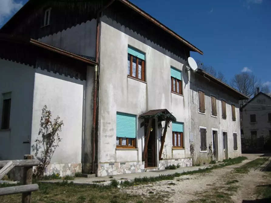 Immagine 1 di Casa quadrifamiliare in vendita  in VIA DOSSO a Roana