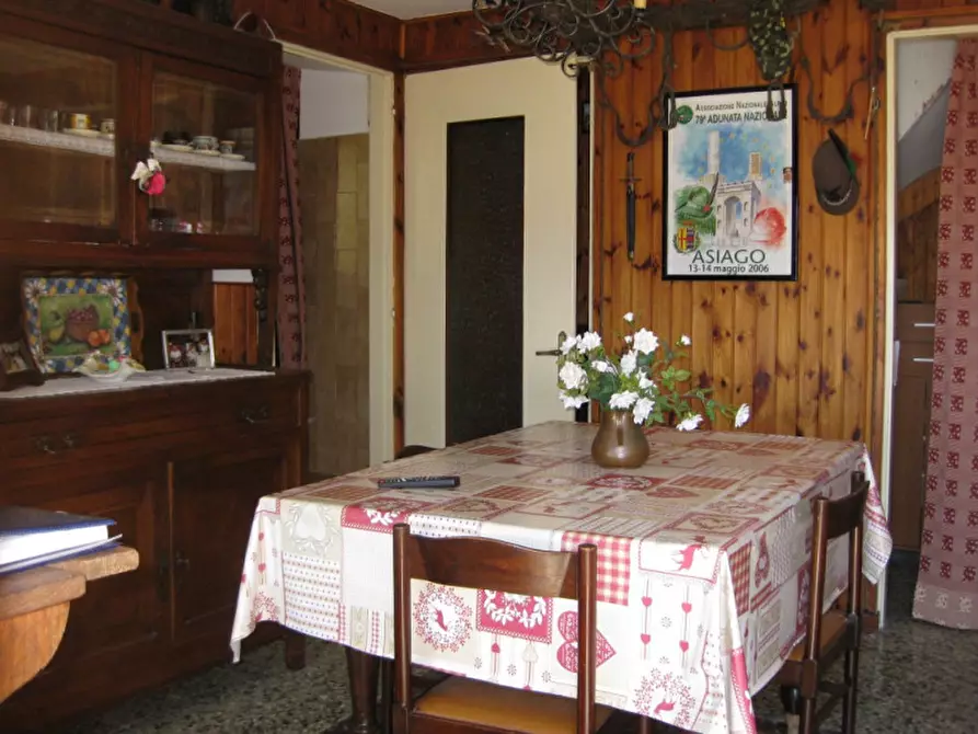 Immagine 2 di Casa quadrifamiliare in vendita  in VIA DOSSO a Roana