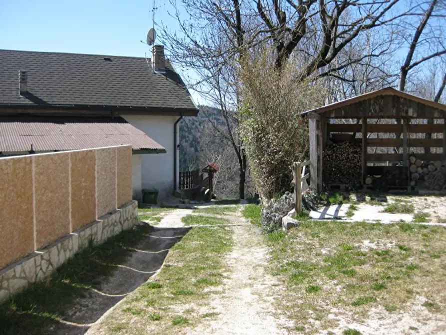 Immagine 15 di Villetta a schiera in vendita  in VIA DOSSO a Roana