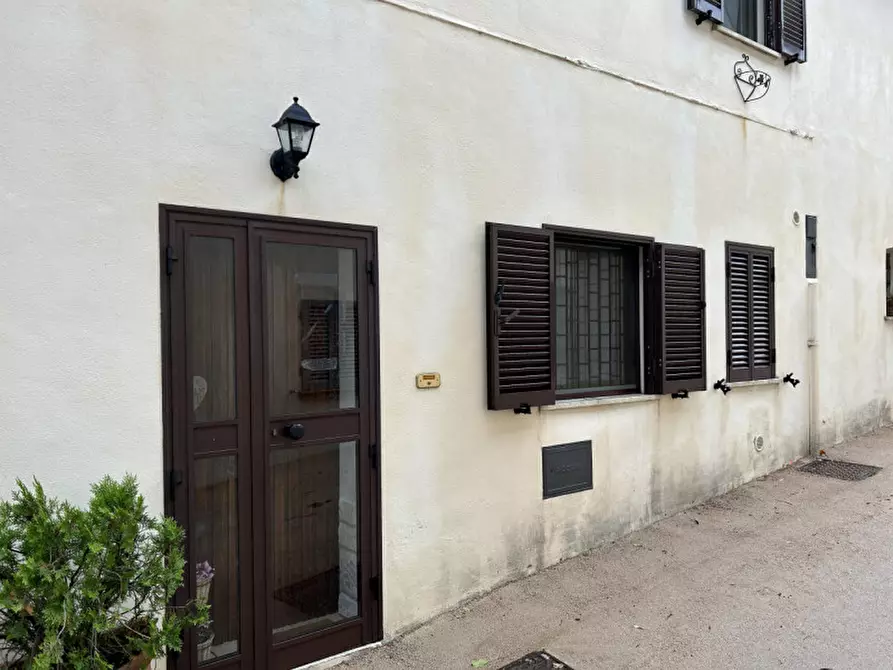 Immagine 1 di Casa indipendente in vendita  in Via valleverde a Foligno
