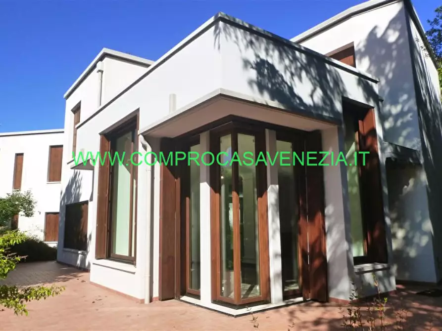 Immagine 3 di Villa in vendita  in via terraglio a Venezia